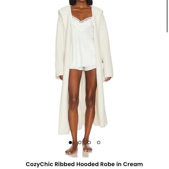 Barefoot dreams ribbed hooded robe - Picture 3 of 5